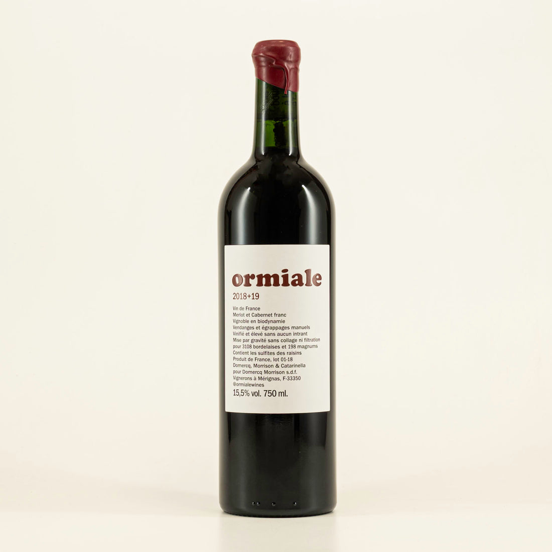 Photo of Ormiale red natural wine bottle.